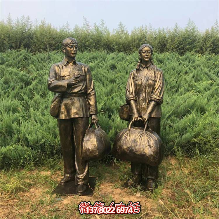 手工雕刻民俗小品，玻璃鋼仿銅人物拿行李的車(chē)站裝飾品