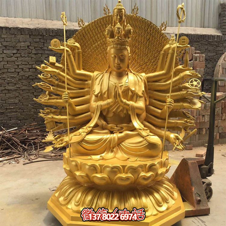 貼金千手觀音雕塑，精美裝飾大型寺廟