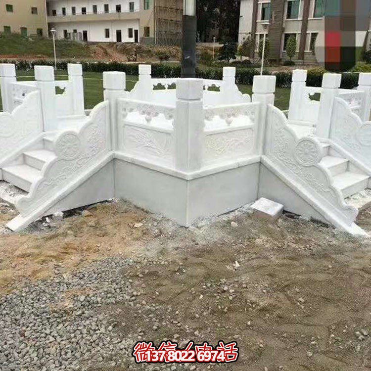 漢白玉雕刻升旗臺(tái)及防護(hù)圍欄