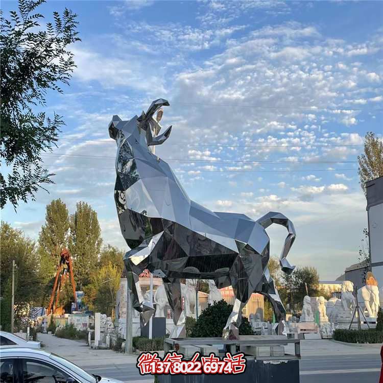 大型不銹鋼牛雕塑，拋光切面