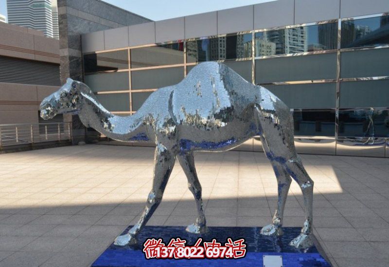 不銹鋼駱駝雕塑，為廣場(chǎng)添彩