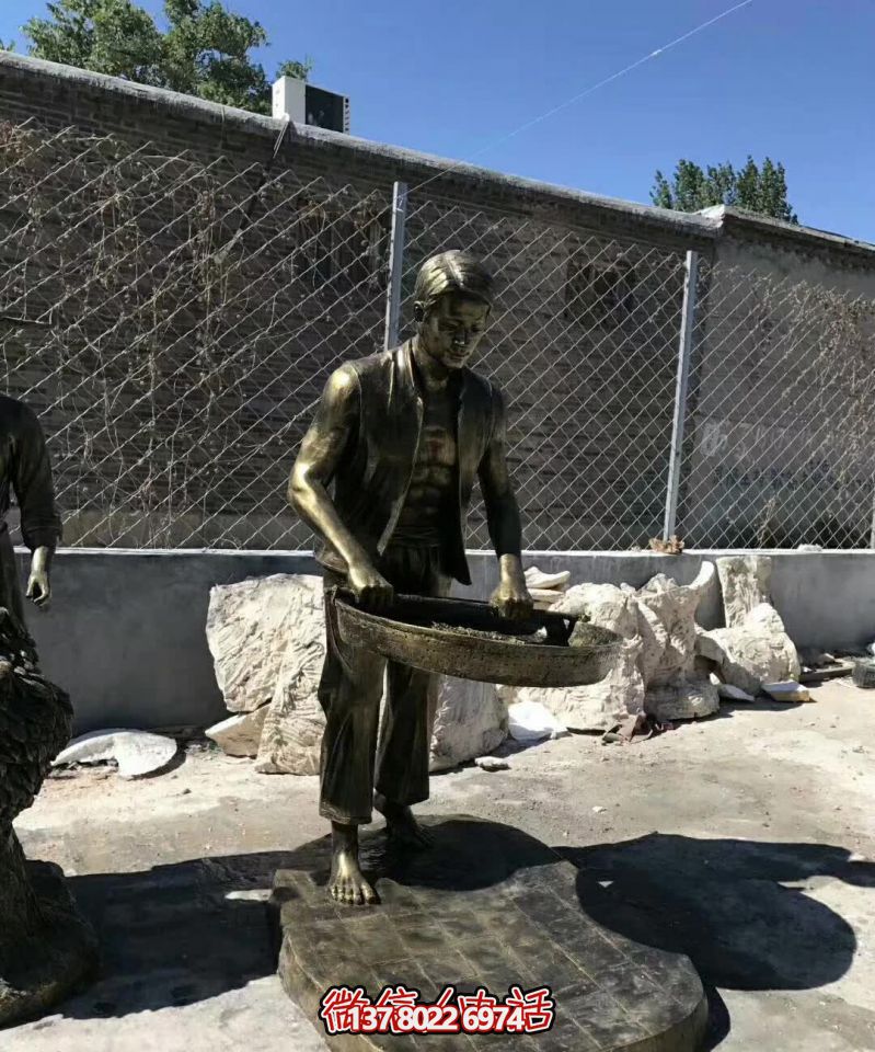 景區(qū)仿真人物銅雕茶具—一種兼具藝術(shù)性和實用性的禮品