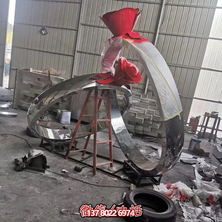 不銹鋼戶外雕塑戒指，鏡面反光