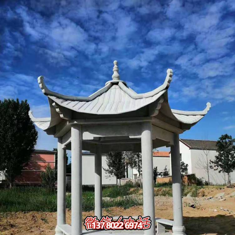 仿古休閑涼亭，天然青石擺放于戶外村莊