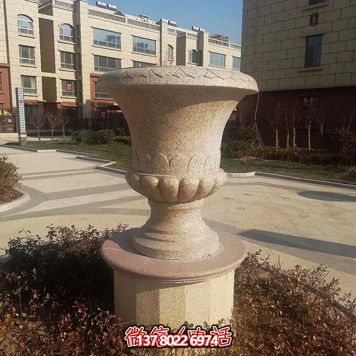 歐式裝飾石雕花盆,讓您的小區更添靚麗 歐式裝飾石雕花盆,讓您的小區更添靚麗