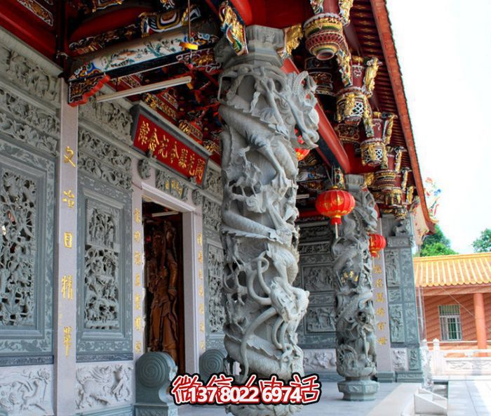 龍柱浮雕，裝飾寺廟門(mén)前景觀