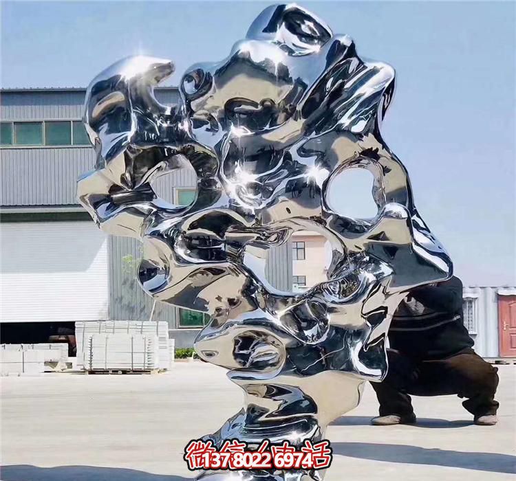 “創(chuàng)意不銹鋼太湖石雕塑給您的公園和景區(qū)增添一份精彩” “創(chuàng)意不銹鋼太湖石雕塑給您的公園和景區(qū)增添一份精彩”