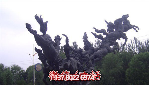玻璃鋼創(chuàng)意馬群雕塑 玻璃鋼創(chuàng)意馬群雕塑