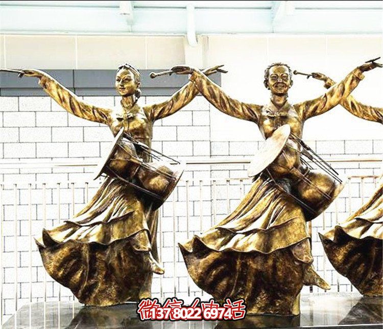 花園擺放少數民族跳舞人物玻璃鋼仿銅雕塑 花園擺放少數民族跳舞人物玻璃鋼仿銅雕塑
